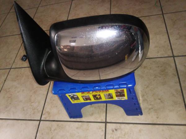 99-07 Driver Side Mirror Chevy Silverado 1