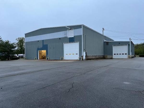 $1 / 9600ft2 - 9,600 SF SECOND FLOOR COMMERCIAL SPACE FOR LEASE (Somersworth NH)63931657251202122