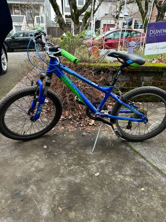 Haro Flighline 20 bike 1