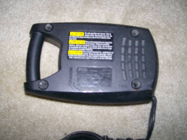 SKILSAW 9.6 - 18 VOLT TOOL BATTERY CHARGER - $5 (44th/RAWSON IN FRANKLIN, WI.)63470460245251122