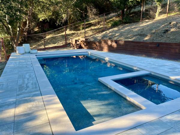 Heated modular pools w Jacuzzi 1