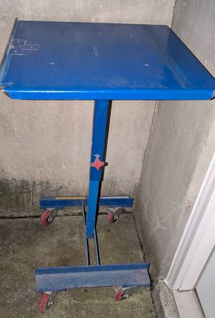 Free. Mobile metal work table 1