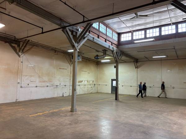 400-1,000 SF Warehouse Space / Flex Lease / Includes Utils & Equip 1