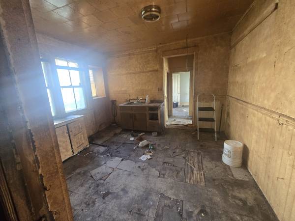 Carpenter and Labor Wanted 1