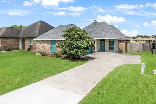 $225,000 / 3br - 1499ft2 - 🏡 Listo para mudarse 3 habs/2 baños | Bajo mantenimiento y asequible! (Lake Pointe en Denham Springs)63655175912451120