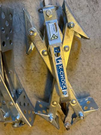 Wheel chock set (X-Chock) 1