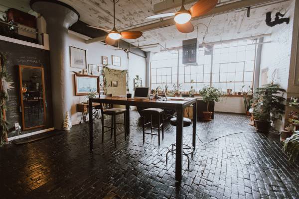 $975 / 1500ft2 - Estudio loft almacén versátil de 1500 pies cuadrados (Cleveland)63761160910339120