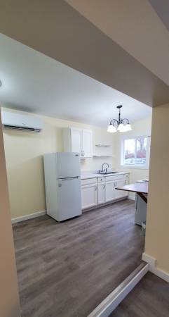 $1,700 / 2br - 700ft2 - Cabaña acogedora (Oakley E. Avl)64029206977665123