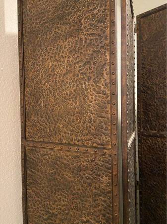 BEAUTIFUL ROOM DIVIDER 1