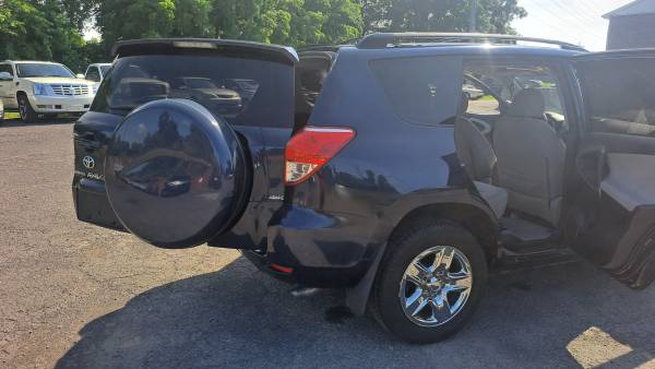 2007 rav 4 tracción en las cuatro ruedas 140,000 - $6,600 (Webster ny)63442753069953122