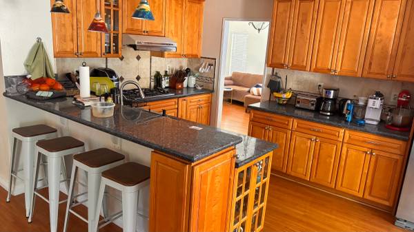 $1,100 / 1br - $1100 Main floor room avail in Mira Mesa house (Mira Mesa)63847865040129123