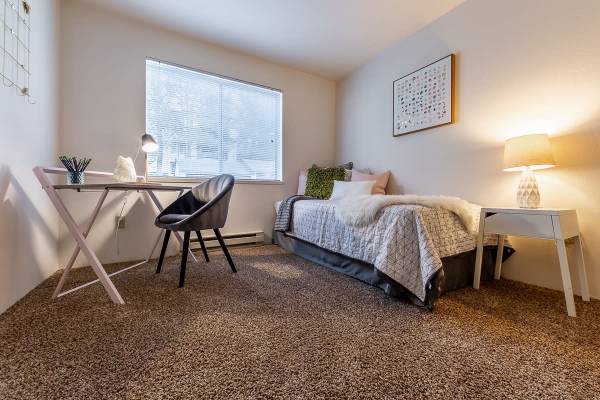 $2,300 / 2br - 1041ft2 - 2 Bed, Covered Parking, Courtesy Patrol (22804 90th Way South, Kent, WA)63811611012355120