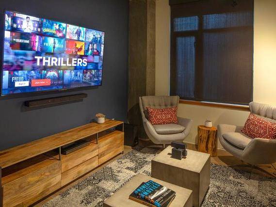 $3,478 / 2br - 1459ft2 - Concierge Services Available, Townhomes & Penthouses Available (Pearl District)63672530083459124