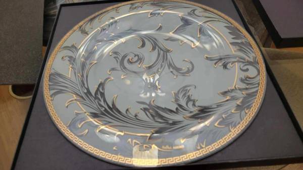 Versace Rosenthal(Arabesque) charger plate-13.25 in, 24k gold 1