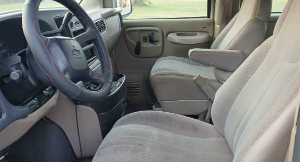 2002 Chevrolet Express Passenger - Photo 3