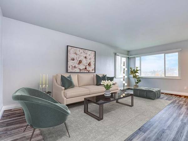 $1,250 / 385ft2 - Find your Freedom without Leaving Home! (West Seattle)63852483948033120