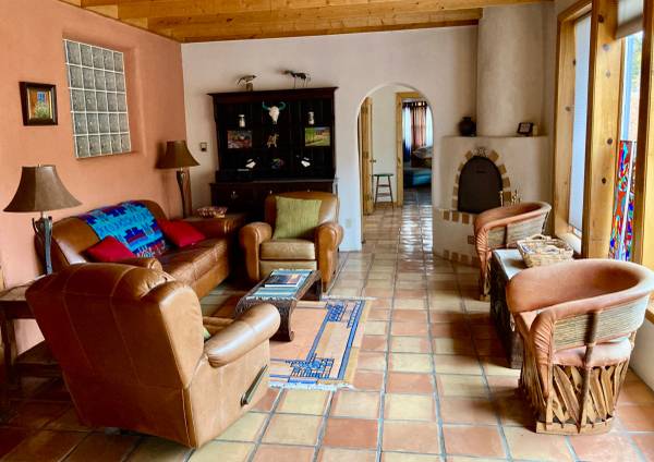 $3,100 / 3br - 2100ft2 - Hermosa casa de tres dormitorios Alquiler por temporada en Taos Nuevo México! (Taos)63806171377921121