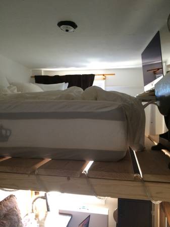 $800 GREAT room for rent GREAT location available NOVEMBER FIRST (Astoria)63816703373443121