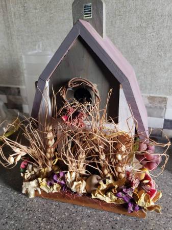 Decorative Birdhouse 1