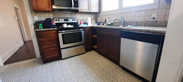 $3200.00 / 4br - 4 Bed/1.5 Home within Walking Distance of Geodis Park!63680301055875122