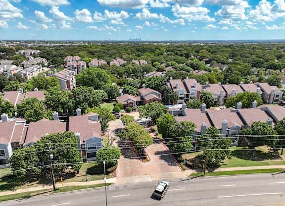 $1,190 / 1br - 822ft2 - 1/BD 1/BA, Washer/Dryer Connections, Wood Look Flooring (1400 Esters Rd, Irving, TX)63846410233347120