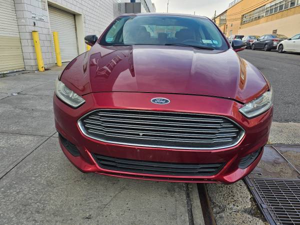 2016 Ford Fusion SE - $5,000 (Woodside.ny)63614045488385121
