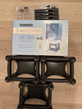 Sound isolation speaker stands 1