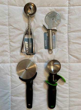 PIZZA CUTTERS, ICE CREAM SCOOPS, BRAND NEW, ALL FOR $9 1