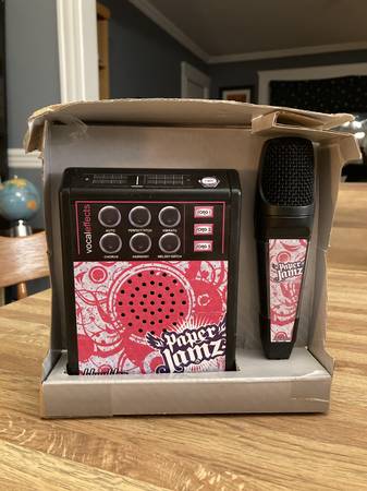 WowWee Paper Jamz Pro Mic Autotune Machine- Style 2 - NEW in packaging 1