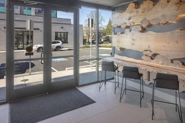 $1,610 / 455ft2 - Year-Round Saltwater Pool & Spa, ADA, Built-In Mud Room Corner (Tigard Or)63956926375299123
