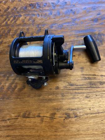 SHIMANO TLD 25 Reel with power handle 1