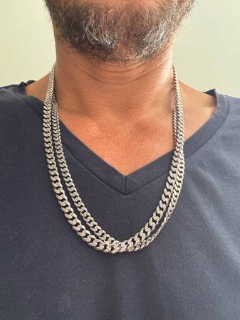 Two silver chains 1