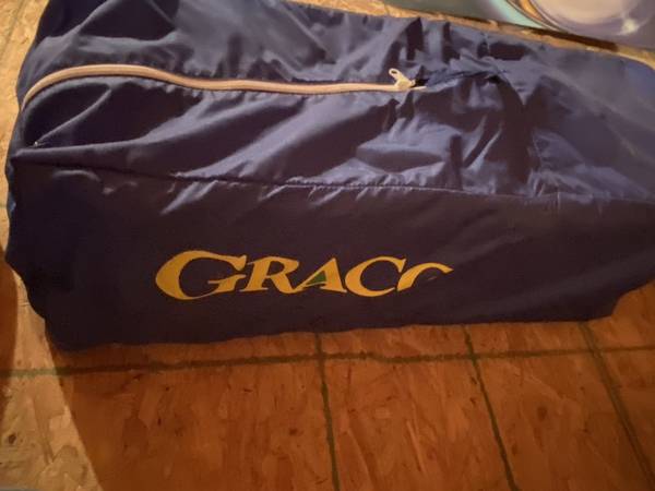 Graco Portable Crib 1