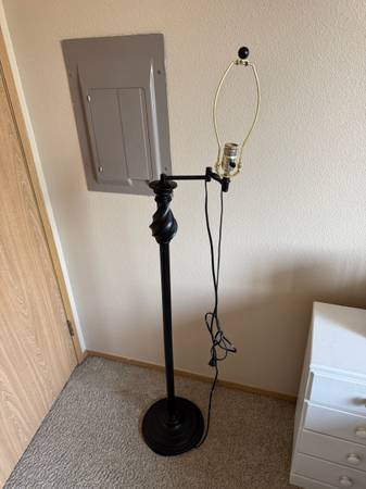 Standing Lamp 1