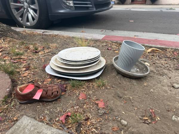 Plates and plant pots 1