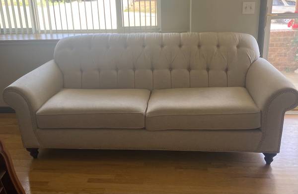 Sofa/Couch 1