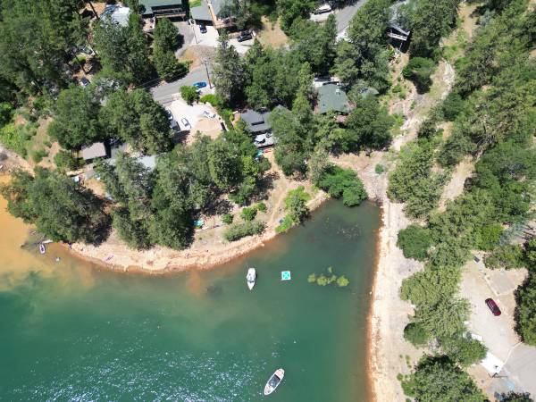 $549 / 4br - LAKEFRONT Lake Shasta, Sleeps 14, Retreat #2 (Lakehead, CA)64148859144066124