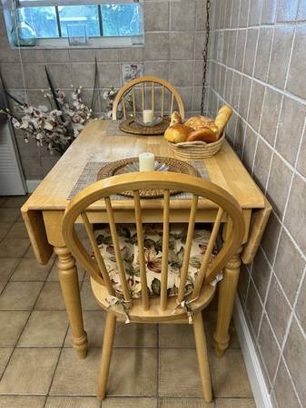 Kitchen table with two chairs 1
