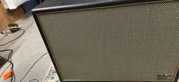 MojoTone 2x12 guitar cabinet loaded with neo speakers 1