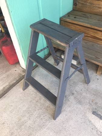 Step ladder 1