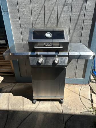 BBQ Propane Grill (Stainless steel with cover) 1