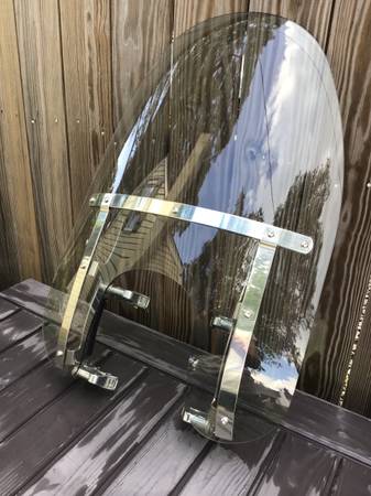 Harley Davidson Windscreen with Quick Release Windshield Clamps 1