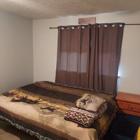 $750 / 1br - Private room for rent  $750 plus 1/3 utilities (Fairview)64039057776899122