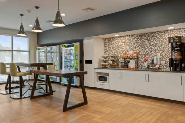 $1,800 / 1br - Fully Furnished, pet friendly!! (West Melbourne)63823721284737121