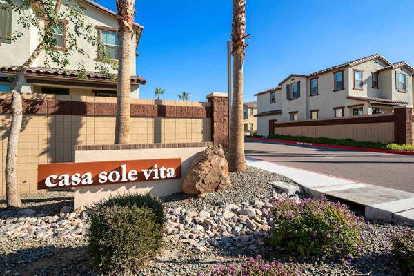 Located in Mesa, 3bd 2.5ba, Washer/Dryer 1