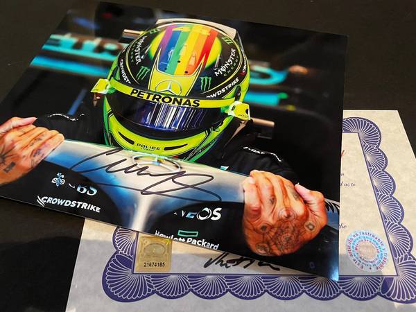 LEWIS HAMILTON hand signed 8 x 10 photo with COA 1