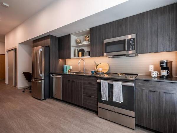 $2,333 / 560ft2 - Estudio exclusivo/1 BA con salón en la azotea, comunidad apta para mascotas (Seattle, Ravenna, Roosvelt)63688514532225120