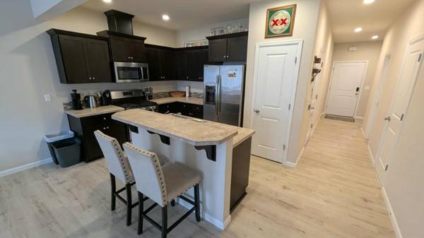 $2650.00 / 3br - 1550ft2 - Home on Pond63999453170307122