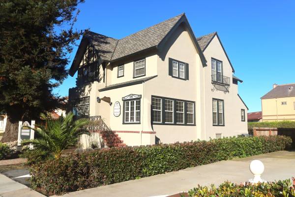 Commercial Office Building in Salinas | FOR SALE 1