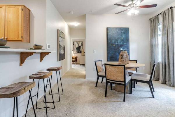 $1,630 / 1br - 787ft2 - Centro de Negocios, 1B/1B, en Hillsboro OR (6199 NE Alder St, Hillsboro, OR)63956785683331124
